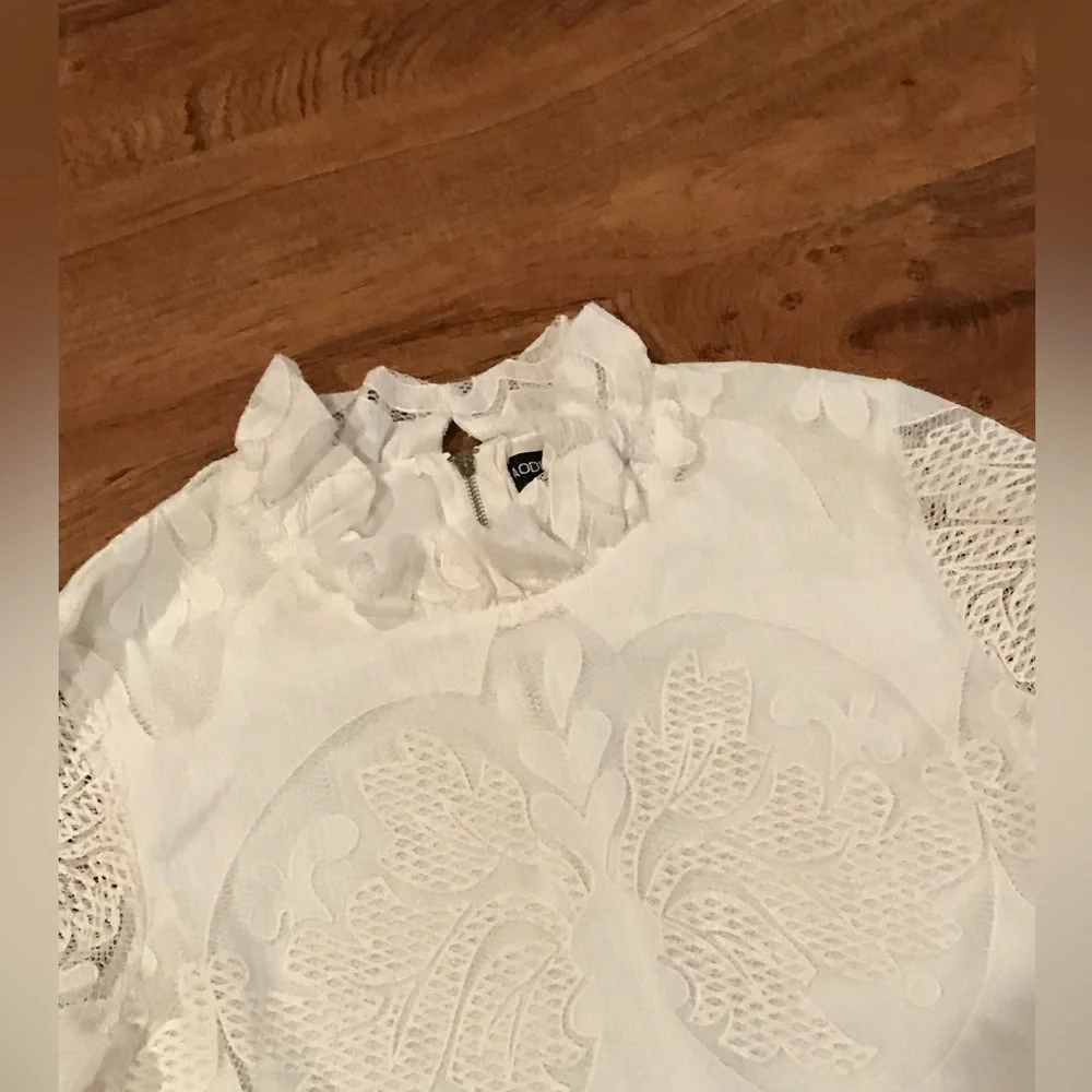 EUC stunning Lace Layered white Dress From Urban outfitters Size Small S Midi - Picture 3 of 4